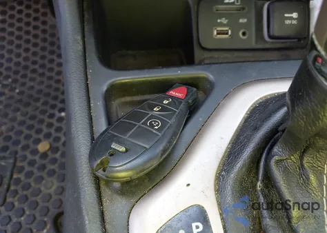 2015 Jeep Cherokee Latitude из США, поврежденный, VIN 1C4PJLCB1FW532650